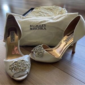 Badgley Mischka Cream Crystal Embellished Heels